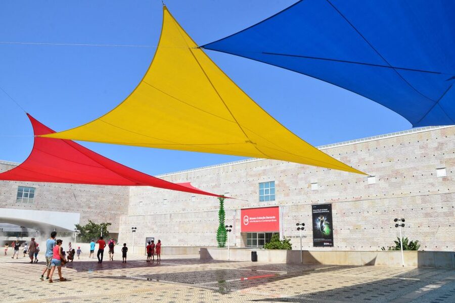 Lisbon: Boat Tour Ticket and Hop-on Hop-off 48-Hour Bus. - Using free trams and the Carris Museum to stretch your day