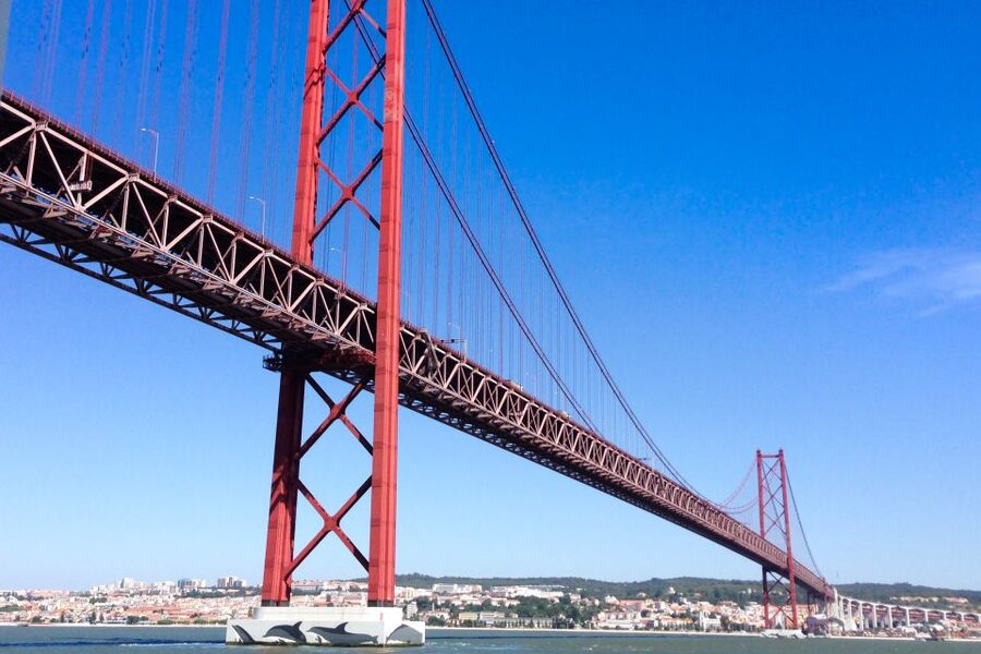 Lisbon: Boat Tour Ticket and Hop-on Hop-off 48-Hour Bus. - A practical 2-day plan that matches the routes