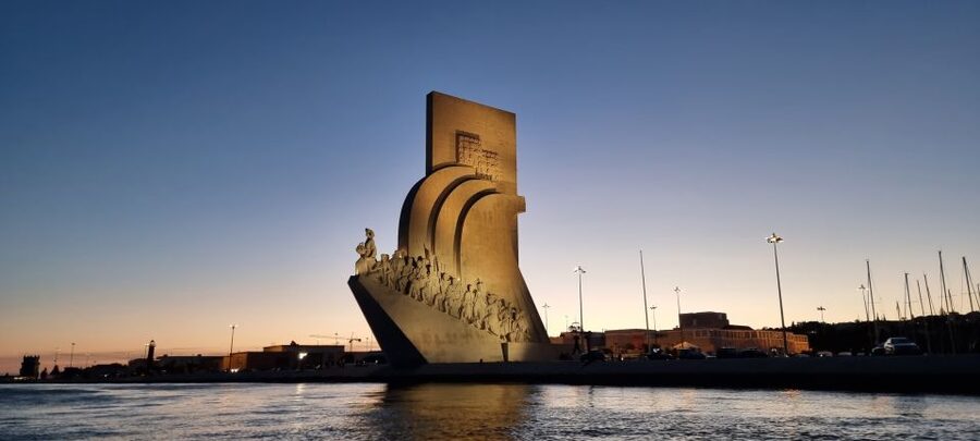 Lisbon: Boat Tour with Champagne - Photo tips that work on this exact kind of cruise