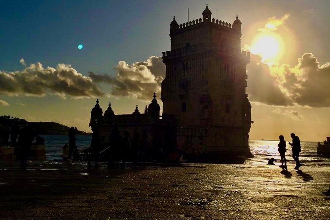 "Lisbon by Night" up to 6 people, private tour - Your 2-hour Lisbon night stroll, paced for real enjoyment