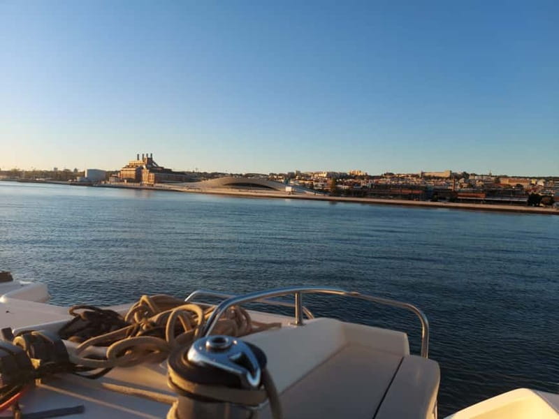 Lisbon: Catamaran Cruise with Drinks & Pastel de Nata - Why this Lisbon catamaran outing feels calmer than the streets