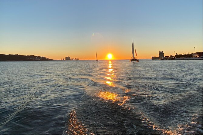 Lisbon: Catamaran Luxury Sunset and Wine Tour - Price and Value: Is $35.98 a Good Deal?