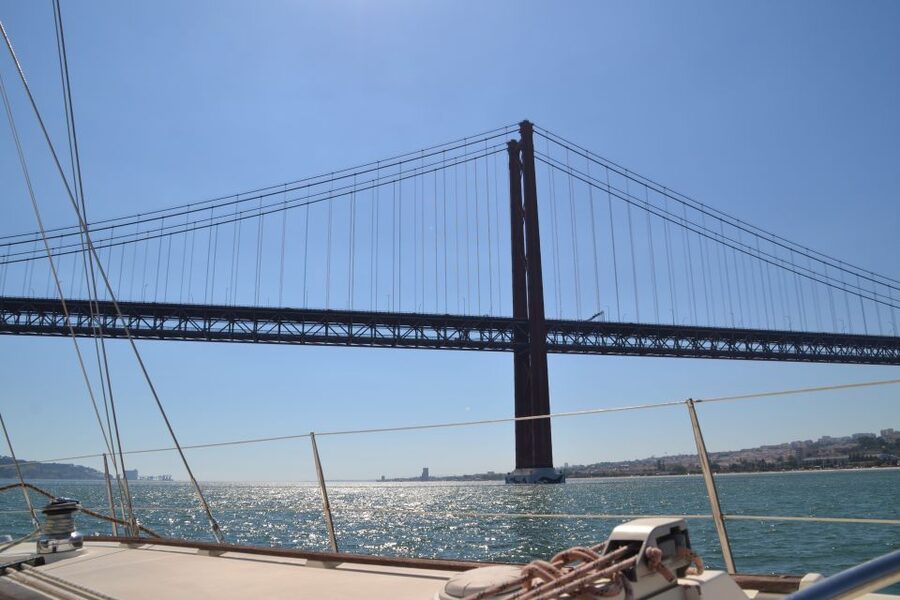 Lisbon: Champagne Sailing Tours - Belém Tower and the Discoveries area: turning major landmarks into a route