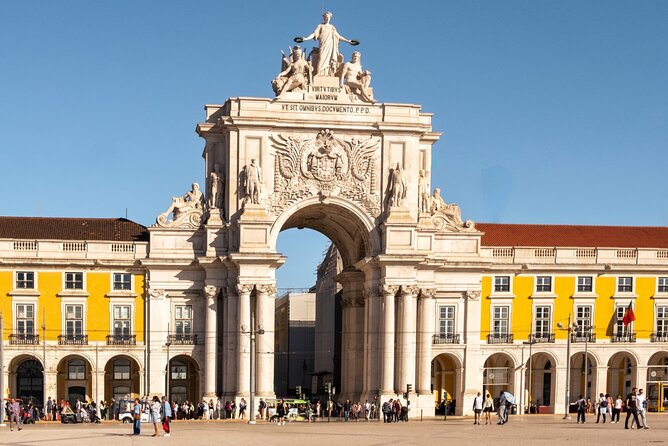 Lisbon (Chiado-Baixa) Scavenger Hunt and Sights Self-Guided Tour - Stop 3: Estacao do Rossio, history and function in one spot