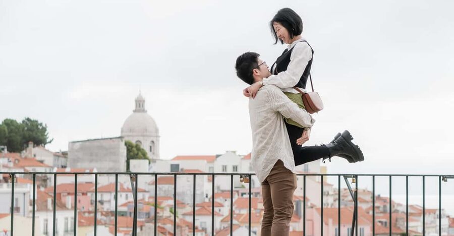 Lisbon: Cinematic Photoshoot with Local Photographer Guide - Praça da Figueira and Santa Justa Lift: Lisbon’s classic photo drama