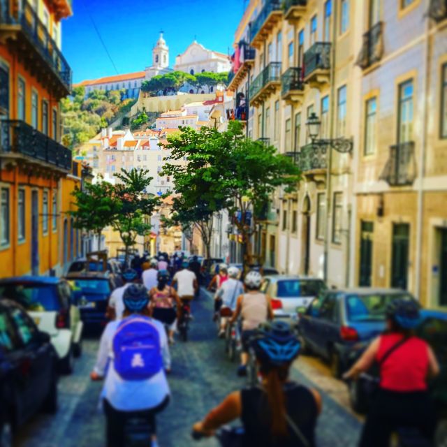 Lisbon: City Highlights and Viewpoints E-Bike Tour - The Moorish Quarter and the story behind the street grid