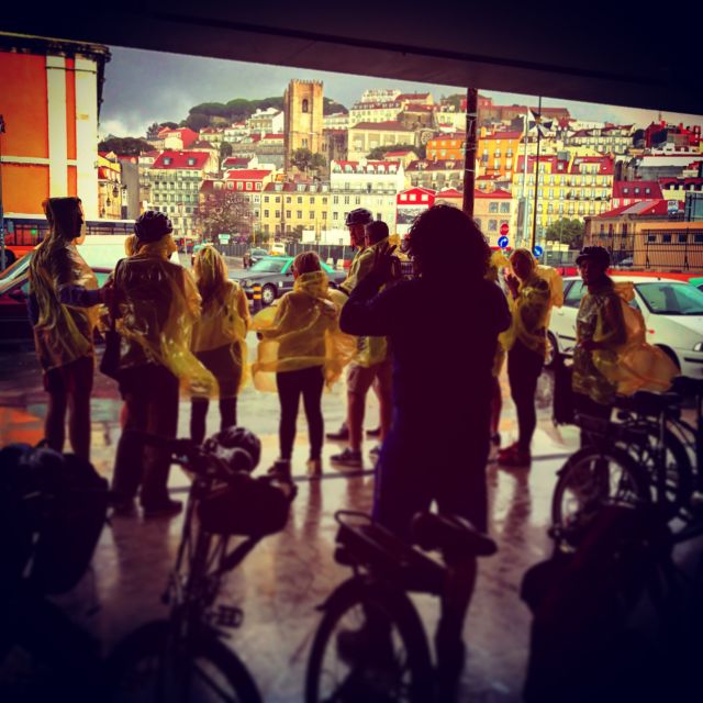 Lisbon: City Highlights and Viewpoints E-Bike Tour - Avenida Almirante Reis to Avenidas Novas: Lisbon changes gears