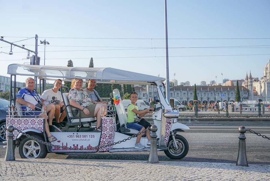 Lisbon: City Highlights Tour by Tuk Tuk - Quick hits