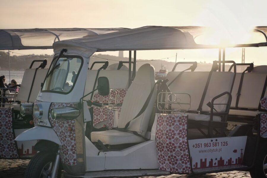 Lisbon: City Highlights Tour by Tuk Tuk - Alfama vibes with Saint Anthony Church and steep shortcuts
