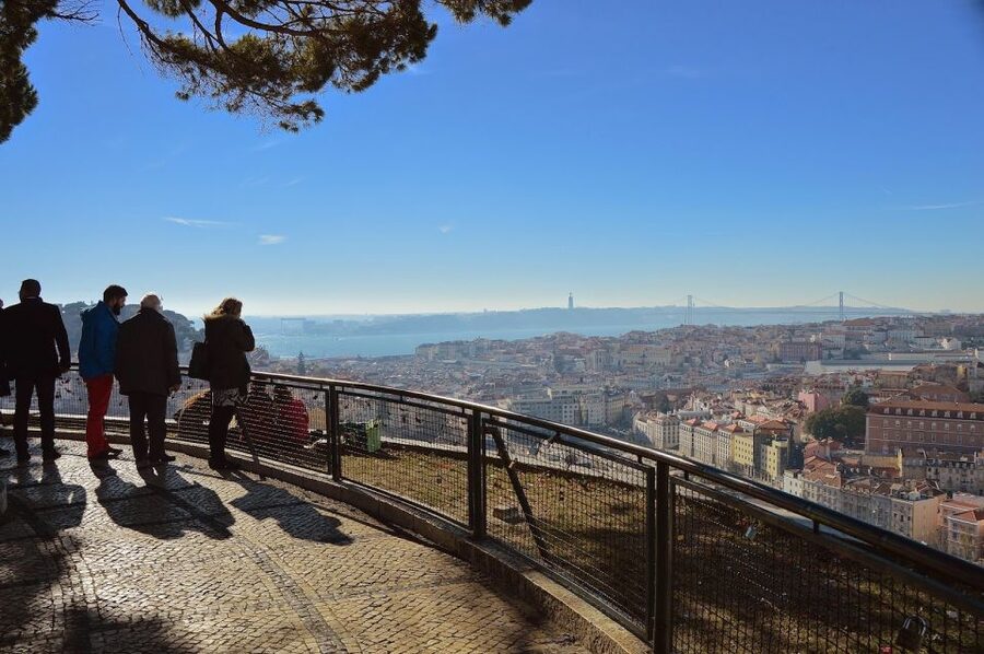 Lisbon: City Highlights Tour by Tuk Tuk - How much you can do in 1 hour, and how to make it count