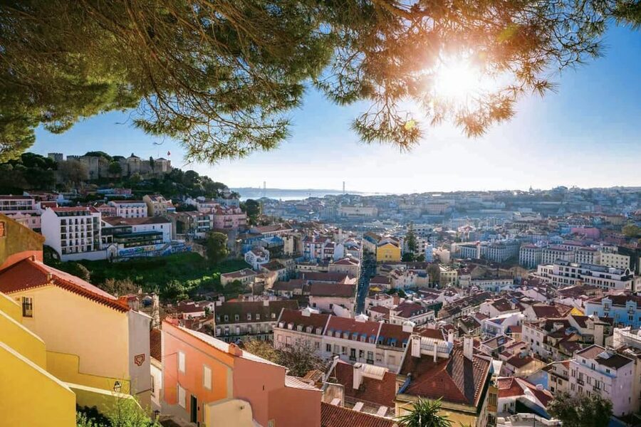 Lisbon: City Sightseeing Tour - Empire Square Gardens and the Monument to the Discoveries