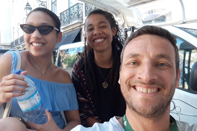 Lisbon City Tour 2 hours (Máx 4 pax) - Miradouro Das Portas do Sol: Tejo and Alfama in one glance