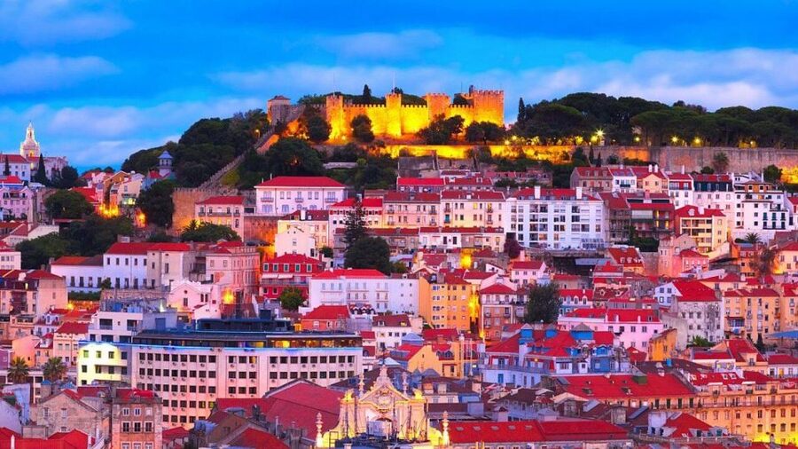 Lisbon City Tour 4 Hours - Sé de Lisboa and Igreja de Santo António: classic Lisbon in walking distance