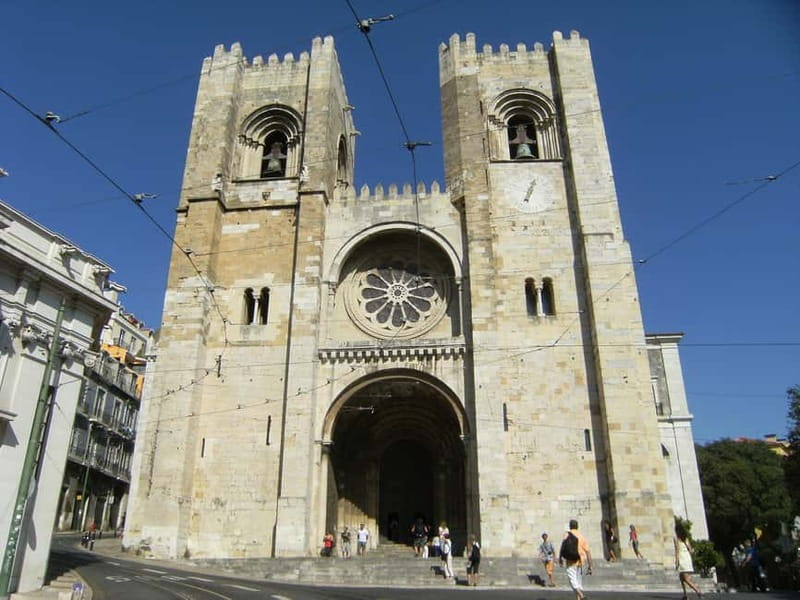 Lisbon: City Tuk-Tuk Guided Tour with Hotel Pickup - Santa Luzia and Portas do Sol: where you get the city-picture