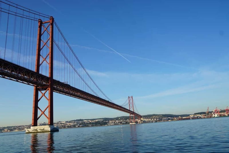 Lisbon: Classic Yacht Tour with Drinks and Pastel de Nata - Key Things That Make This Yacht Tour Worth It