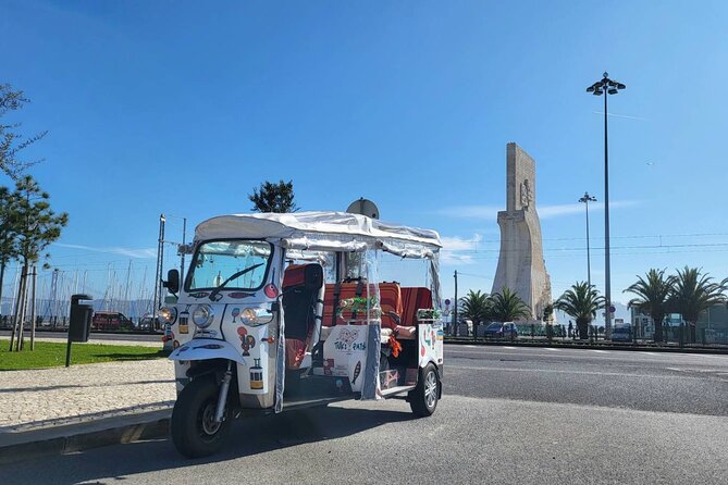 Lisbon Complete Tour! Eco TukTuk Private Guided - São Vicente de Fora and the Baroque Tile Collection