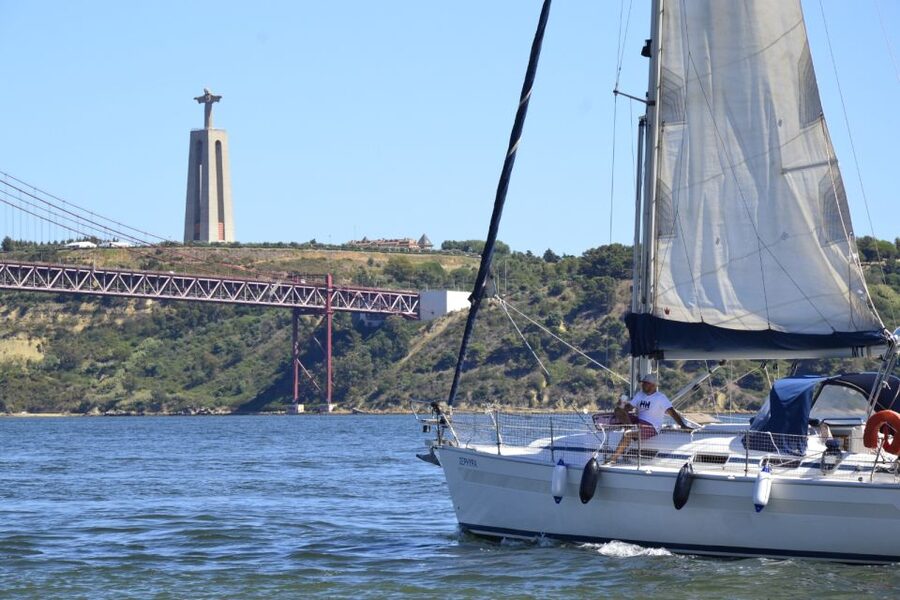 Lisbon: Day and Sunset Tour on the Tagus River - Almada and the south-bank feeling: views without the crowds