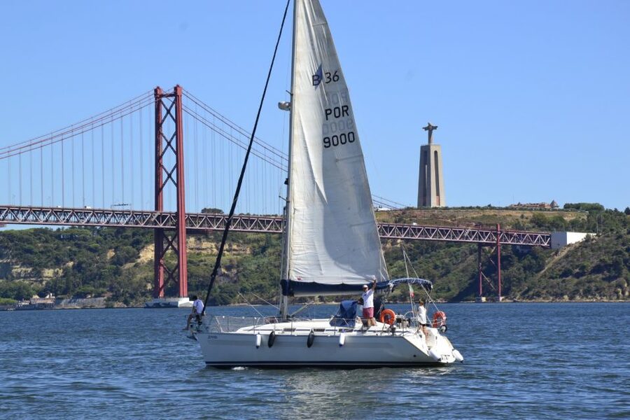 Lisbon: Day and Sunset Tour on the Tagus River - Christ the King: the iconic statue from a truly different angle