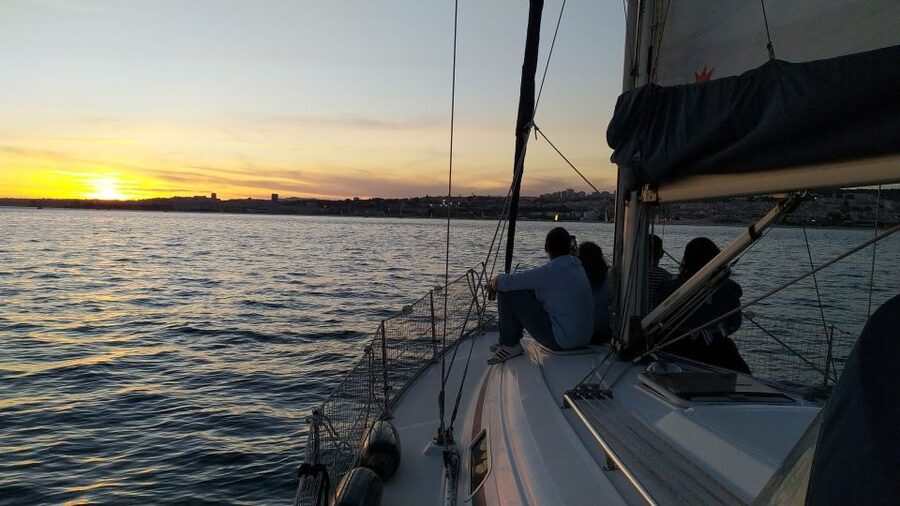 Lisbon: Day and Sunset Tour on the Tagus River - MAAT and Jardim Docas da Ponte: modern Lisbon meets the river