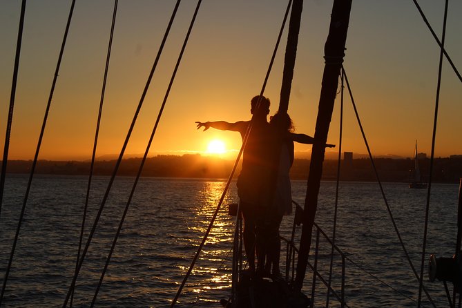 Lisbon: Daylight or Sunset on a Vintage Sailboat - São Jorge Castle by Boat: Hints of the Hill, Not the Climb