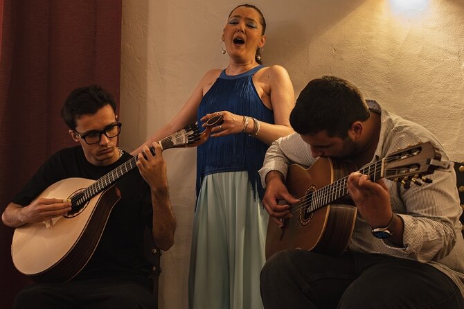 Lisbon: Dinner with Rising Stars of Fado at Canto do Poeta - Entering Canto do Poeta, why the Estrela house matters