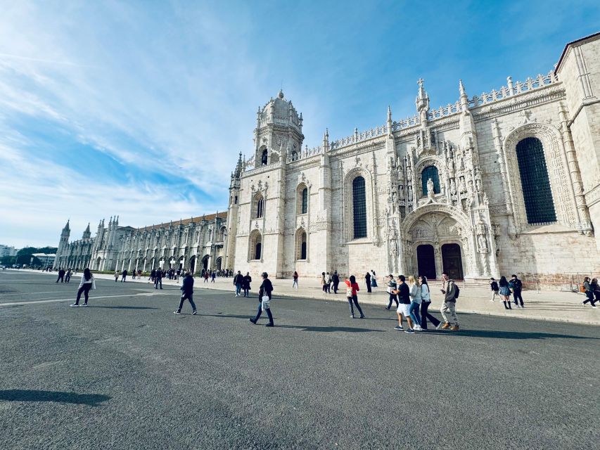 Lisbon: Discover Belem by electric Tuk Tuk - Padrão dos Descobrimentos: A Photo Stop With Real Names