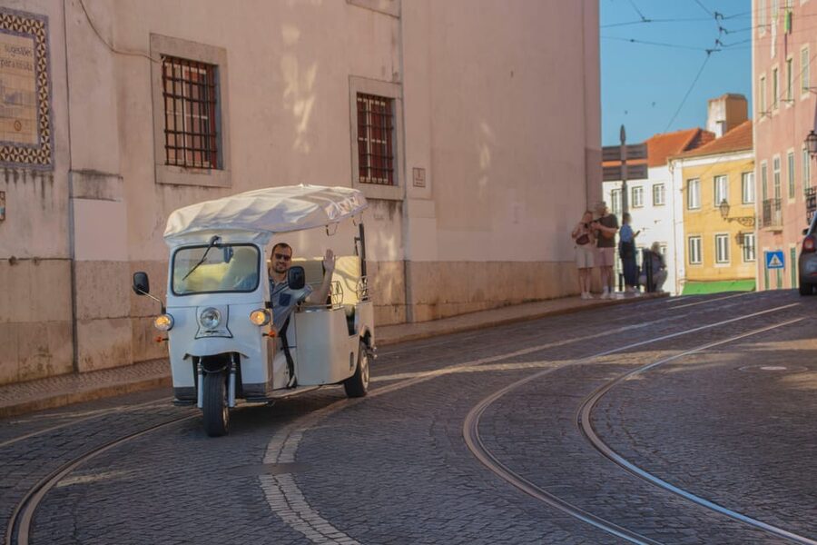 Lisbon: Early Morning TukTuk Tour - hotel/cruise ship pickup - A short coffee and snack break, plus why the guide matters most