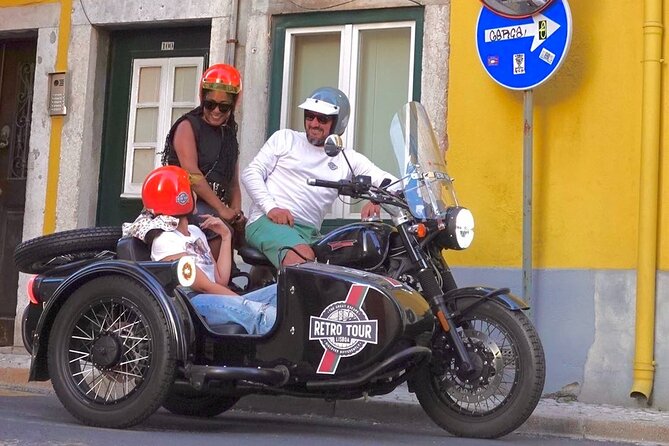 Lisbon El Cristo-Rei - Private Vintage Sidecar Tour - A quick coffee break you actually feel