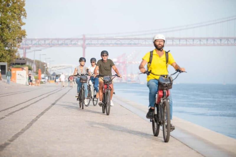 Lisbon: Electric Bike Tour by the River to Belém - The snack stop, coffee, and pastel de nata moment
