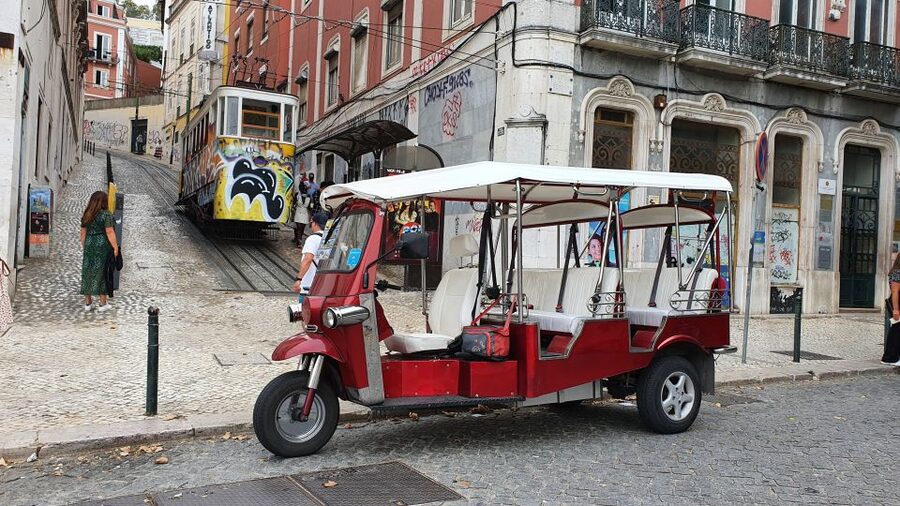 Lisbon: Electric Tuk Tuk Private Tour of the Seven Hills - Price and value: why $114 can make sense here