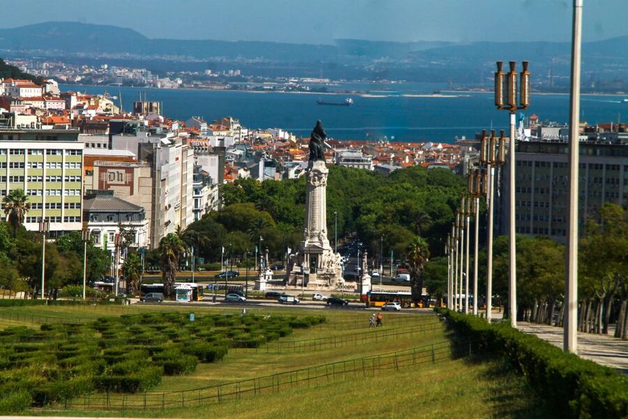 Lisbon Essentials 5H Tuk Tuk seightseeing Tour Free Pickup - Viewpoints That Make Photos Actually Worth It