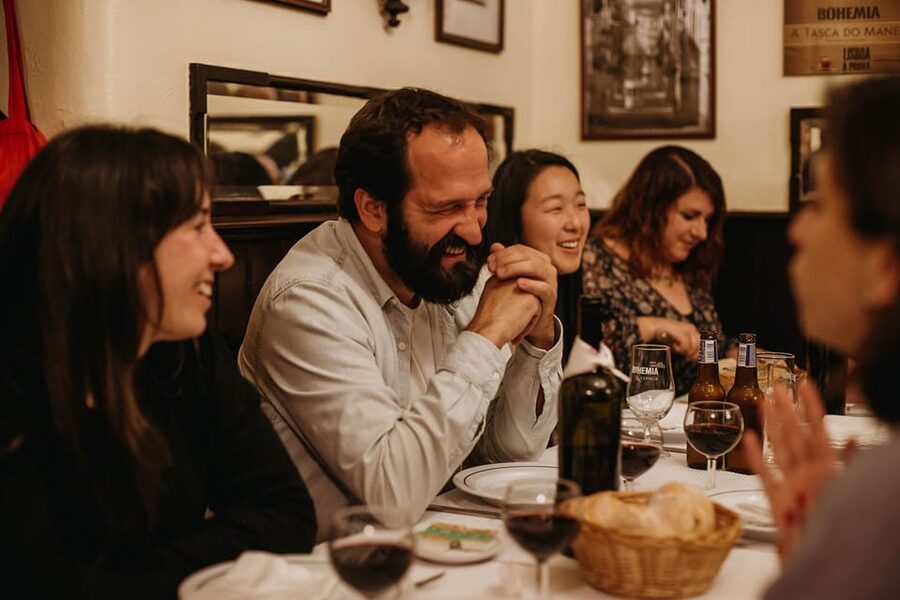 Lisbon: Evening Food & Wine Tour in Bairro Alto - Entering Príncipe Real at the Right Moment
