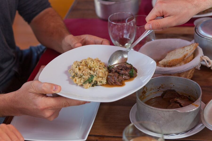 Lisbon: Evening Local Food Crawl with Drink Pairings - Cheese and Wine Guidance, How to Order Like a Local