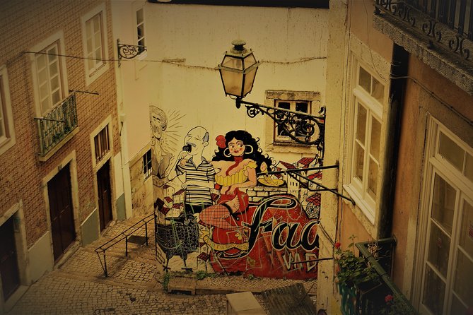 Lisbon Fado Experience: Walking Tour, Dinner and Live Music Show - A 7 pm Fado walk through Lisbon’s oldest streets