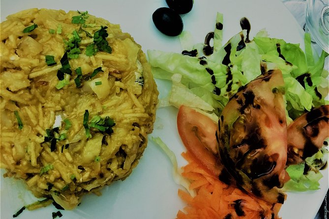 Lisbon Fado Experience: Walking Tour, Dinner and Live Music Show - What’s for dinner, and why the set menu helps