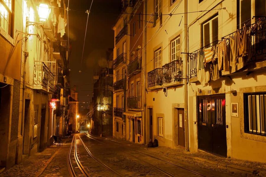 Lisbon: Fado Show with Dinner and City Tour - A 3.5-hour Lisbon night, with hotel pickup and a small group