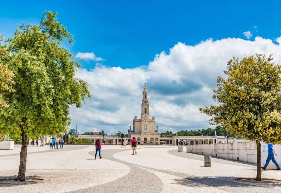 Lisbon: Fatima, Batalha, Nazare and Obidos Tour Hotel Pickup - Batalha Monastery, why this UNESCO Gothic stop feels like a real visit