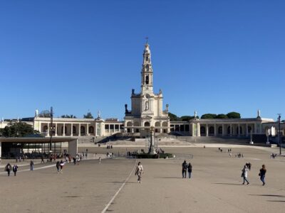 Fátima, Batalha, Nazaré & Obidos Small-Group Tour