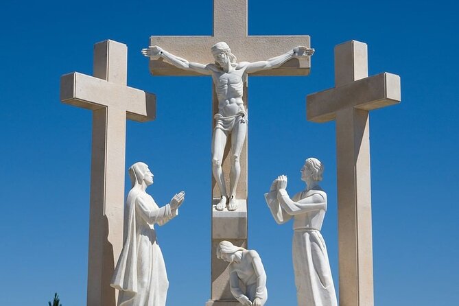Lisbon: Fátima Pilgrimage Tour – Small Group Spiritual Experience - Capela Das Aparicoes: the modest chapel that grabs your attention