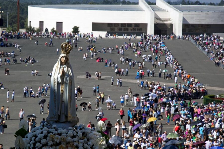 Lisbon Fatima Sanctuary Private Half Day Tour - Chapel of Apparitions and Mass: Where the 1917 Story Becomes Personal