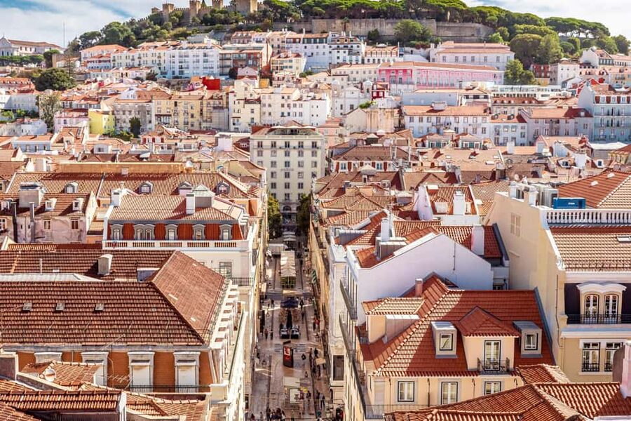 Lisbon: Flavors & Traditions Walking Food Tour - What you actually eat: the Lisbon “best-of” that stays grounded