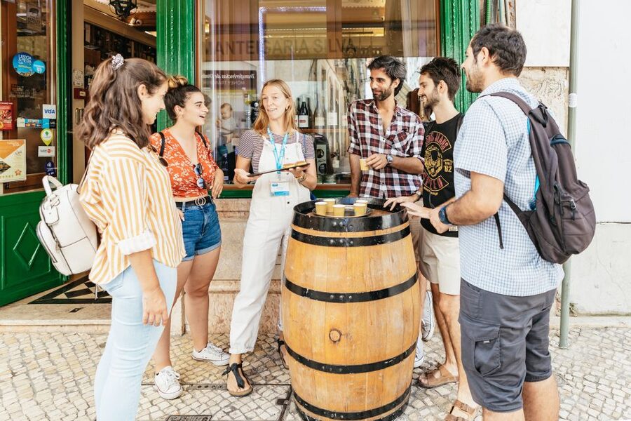 Lisbon: Food and Wine Small Group Walking Tour - Lisbon food tour in three hours, the smart way