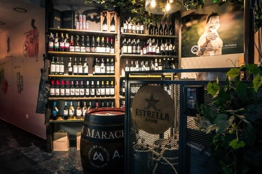 Lisbon: Food and Wine Tasting 4-Hours Tuk Tuk Tour - How the tuk-tuk format makes Lisbon easier, and better