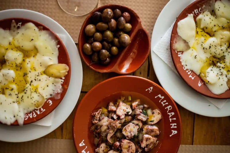 Lisbon: Food Tasting Tour by Tuk Tuk with 2 Stops - Key things that make this Lisbon tuk tuk food tour special
