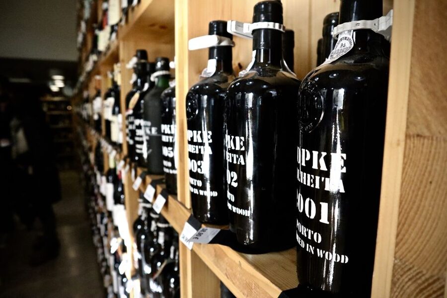 Lisbon Food Tour: 10+ Tastings of Local Delicacies & Wines - Guides make or break the day, and these ones get high marks