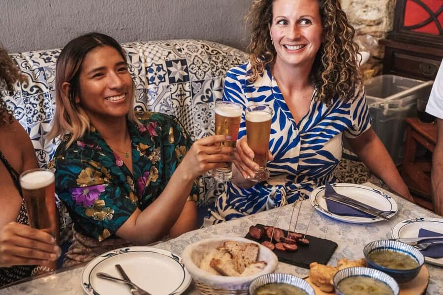 Lisbon: Food & Wine Walking Tour Through Baixa - Rua dos Fanqueiros and Rua da Vitória, where street food meets proper taverns