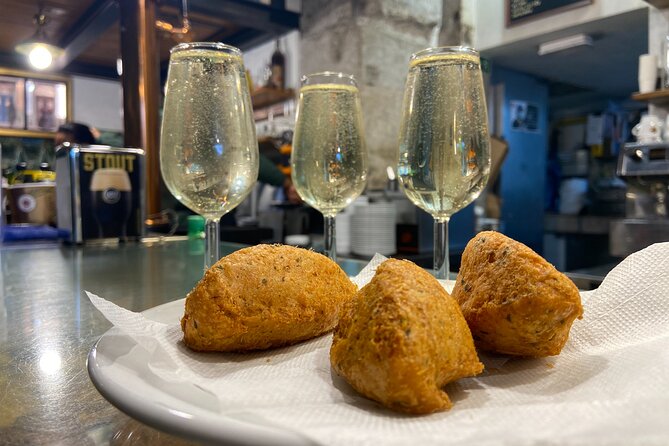Lisbon Foodies Small-Group Walking Tour - Moorish Quarter Time: Old Neighborhood Energy Without the Hard Climb