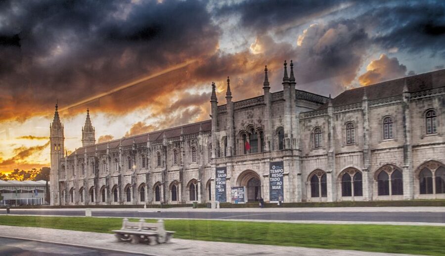 Lisbon: Full-Day City Tour with Cable Car Ride - Pastel de Belém break, with time to reset