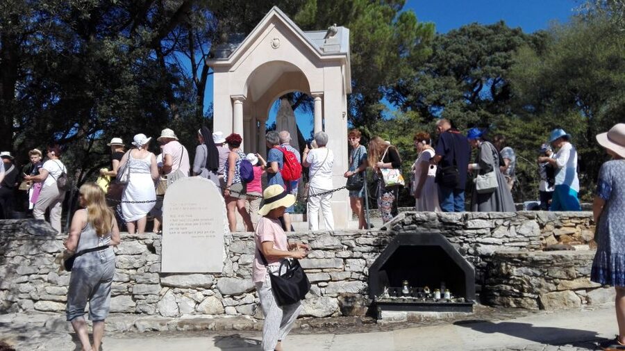 Lisbon: Full-Day Private Guided Tour to Fátima - Valinhos Stations of the Cross: A Short Walk With Real Meaning