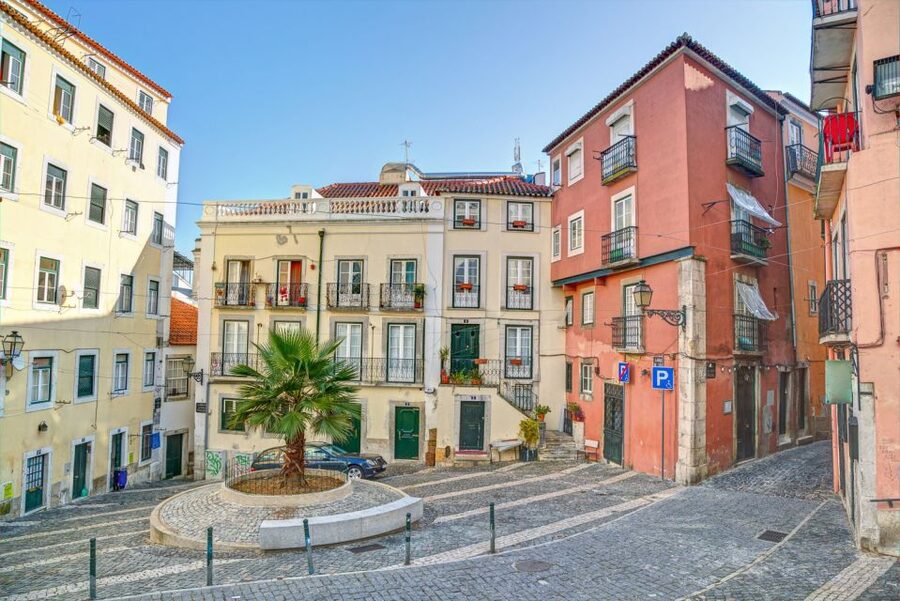 Lisbon: Full-Day Private Sightseeing Tour - Rossio Square, Lisbon Cathedral, and the Views Over Graca and Baixa
